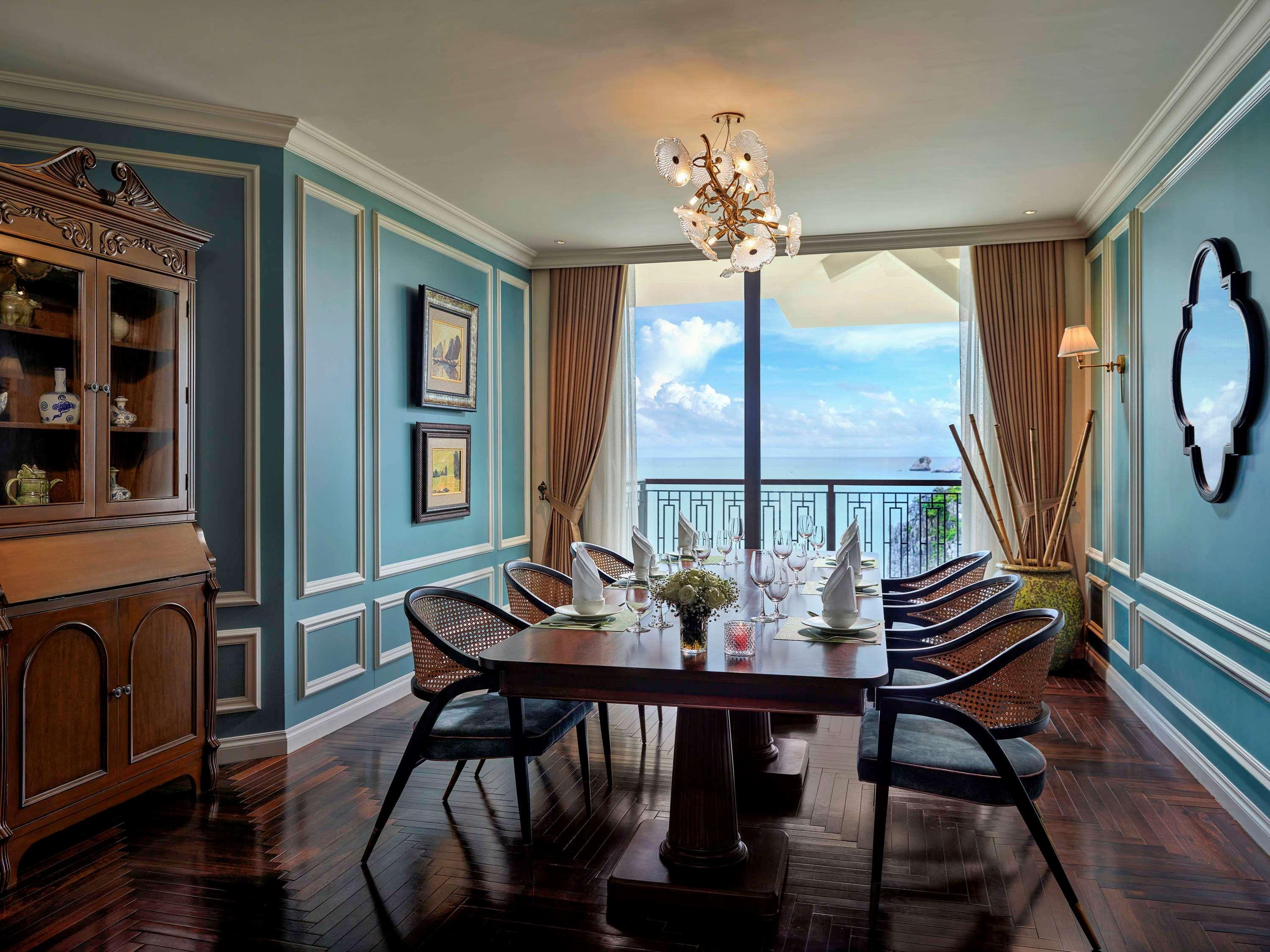 Hotel Perle D'Orient Cat Ba - Mgallery Chan Chau Eksteriør bilde Dining room